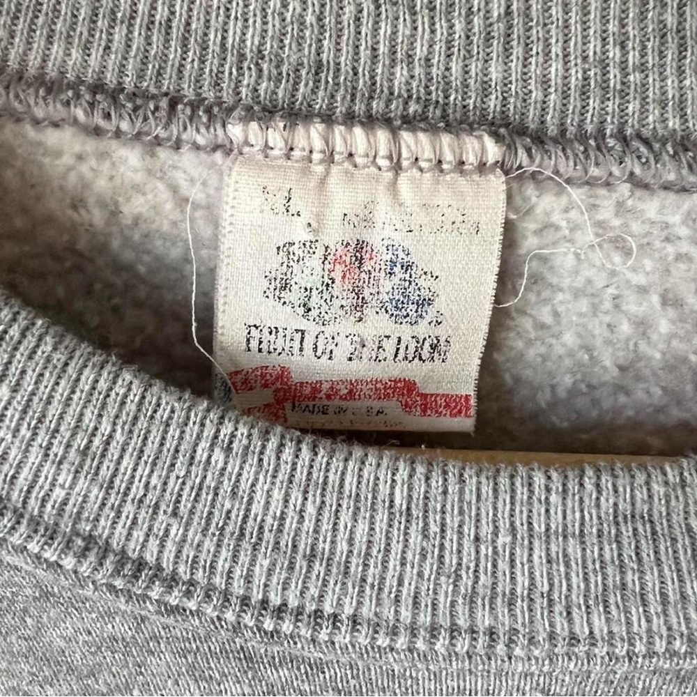 SALE 🍒 Vintage Graphic Harvard University Gray Champion Crew Neck Sweatshirt - Picture 6 of 7